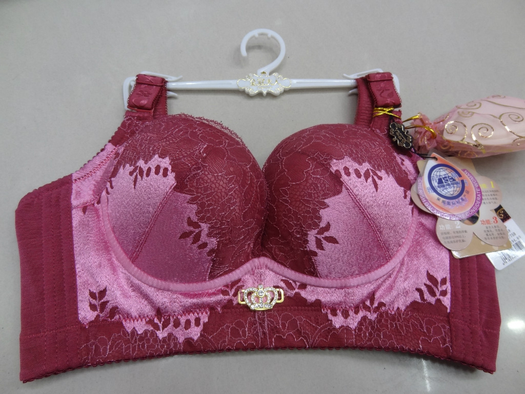 淘宝热卖 <em>金冠夫人</em>记忆<em>文胸</em>软钢圈集中调整型