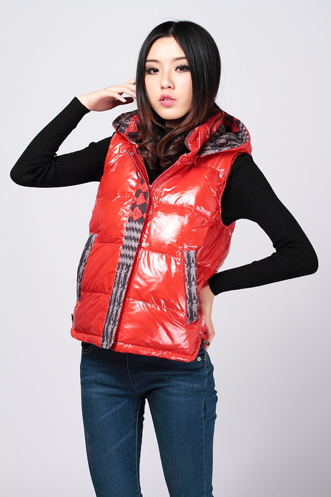 2013爆款人气<em>拼接款羽绒马甲</em>女士背心吊牌齐