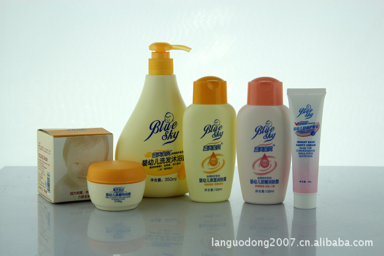 【婴儿洗护代理日化厂家批发未来星婴儿牛奶沐