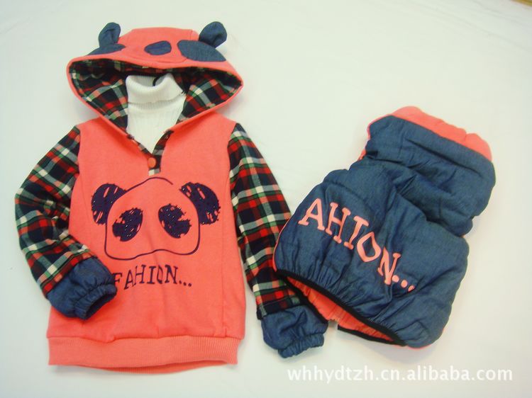 【休闲连帽<em>卫衣</em> 配上<em>牛仔</em>加棉<em>马甲</em> 女中大童爆