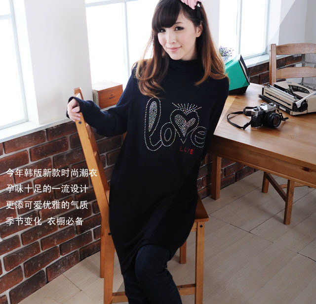 JJ12736丝光棉水钻love孕妇<em>高领宽松薄毛衣</em> 秋