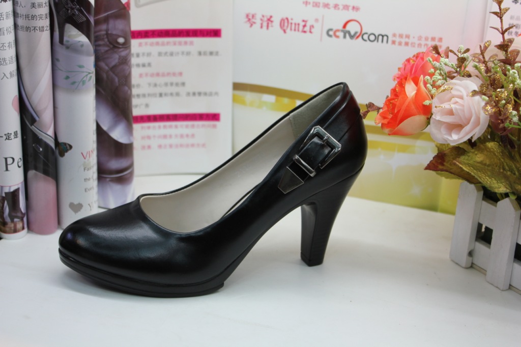 2012新品秋鞋中国驰名商标琴泽<em>女鞋</em>上市<em>批发</em>