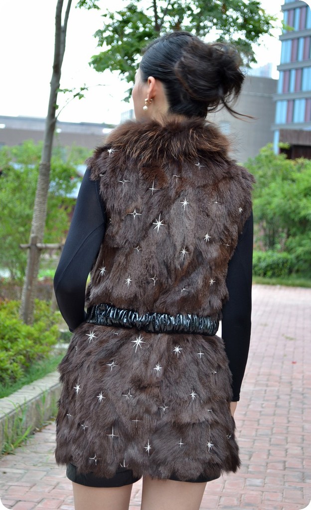【<em>女士</em>皮草<em>马甲</em> 中长款100%羊毛绣花<em>马甲皮毛</em>
