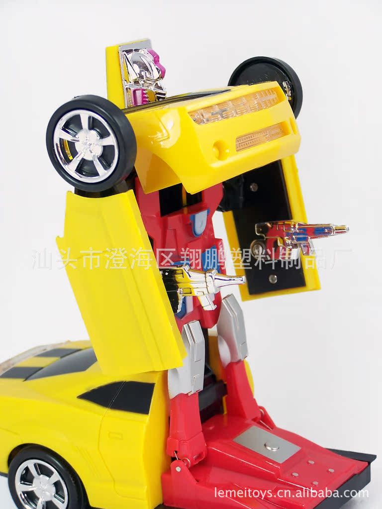 【【乐美玩具】供应电动变形机器人车 电动车