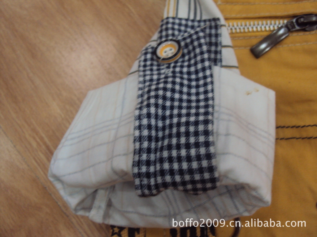 2012新款秋季<em>男童</em>三件套(高密夫<em>戴帽马甲</em>+长