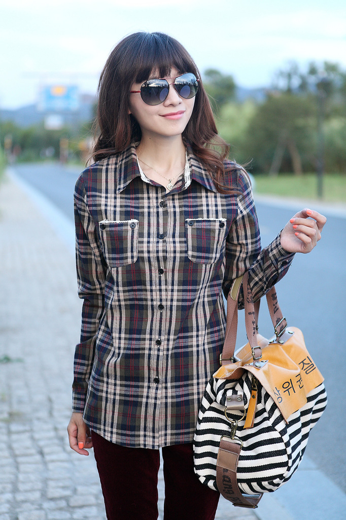 2秋装新款休闲经典格子带花边<em>女式衬衫杭州</em>品