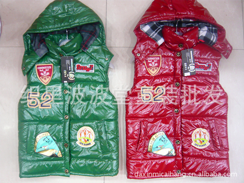 7-10岁<em>男童</em>大额<em>批发秋冬</em>字母棉<em>马甲</em> 厂家直供