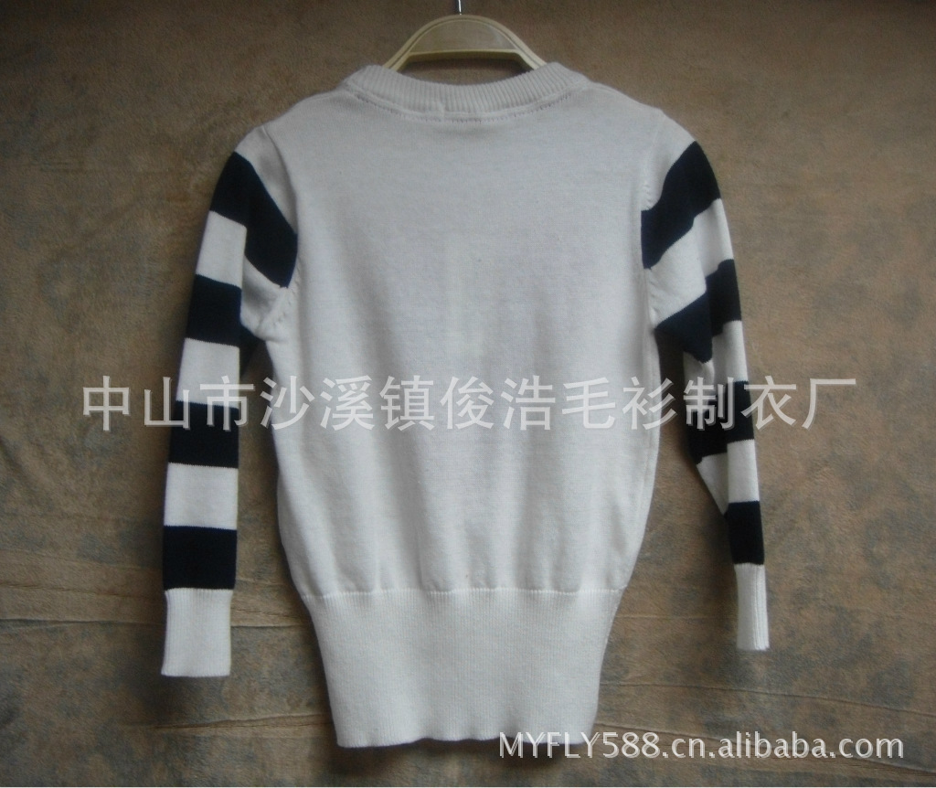 <em>厂家直批</em> 秋冬韩版纯棉<em>毛衣</em> 红色桃心女童<em>毛衣</em>