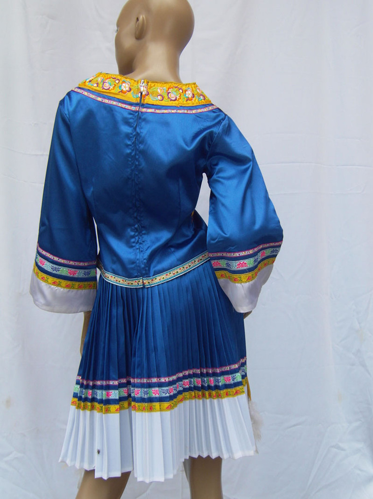 蓝色女装苗族款式水族图案短裙上衣后拉链白色
