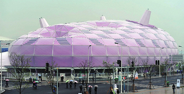 6,紫色建筑,如图中所示,这栋建筑看着就像是一个大大的紫色蚕宝宝