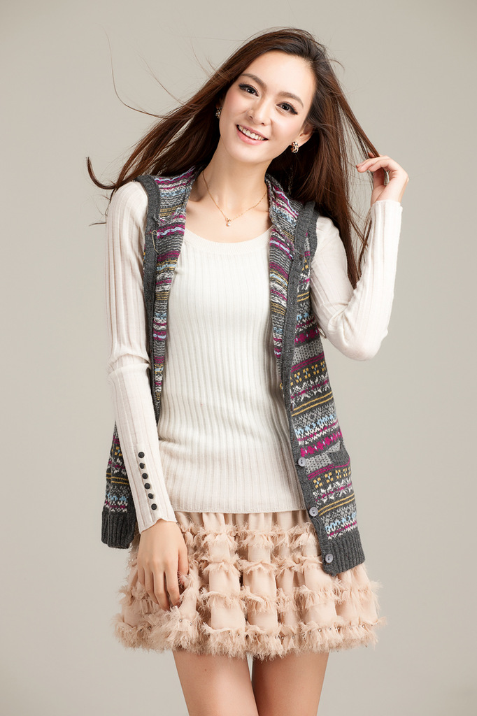 批发采购女式毛衣-秋冬<em>女装</em> 简单大方<em>年轻</em>靓丽