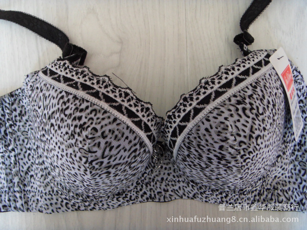 批发采购<em>文胸</em>-嘉利芳<em>豹纹</em>竹炭纤维网面蕾丝边