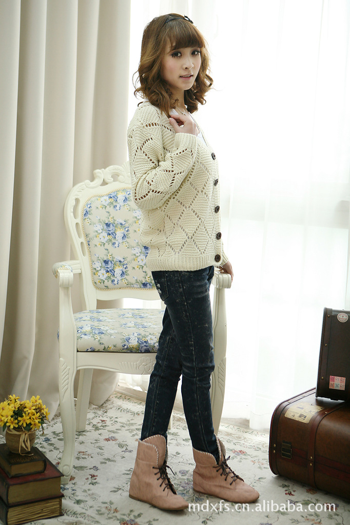 2012春装新品韩版<em>女春秋款开衫</em>菱形镂空毛衣