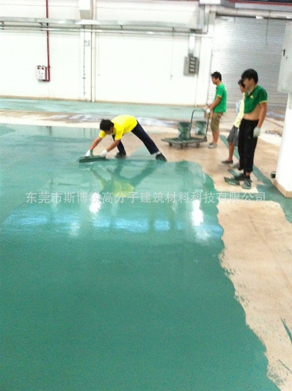 改性自流平防潮材料-谢岗润星机械11