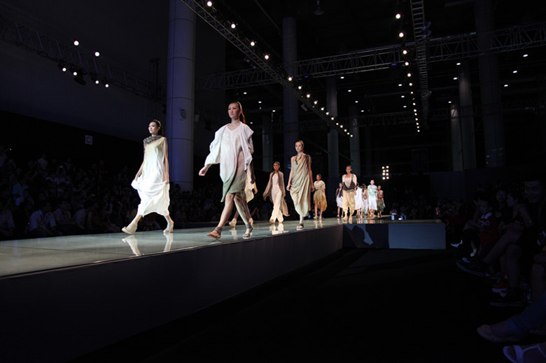 2014春夏<em>女装流行面料</em>趋势--亚麻<em>面料</em>篇_亚麻
