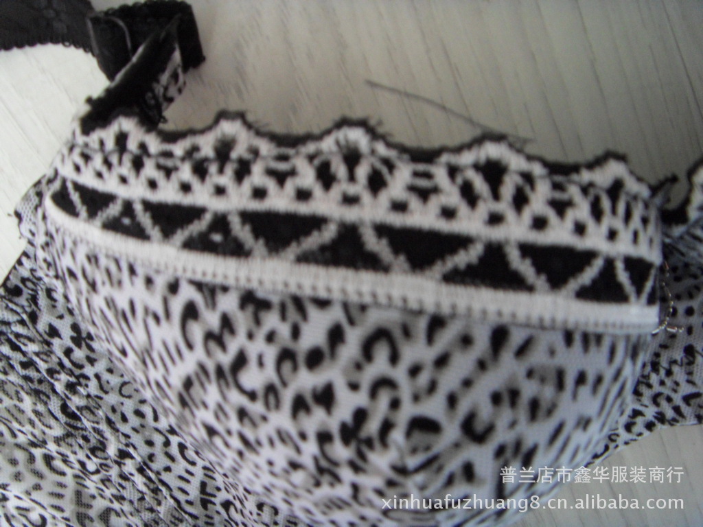 批发采购<em>文胸</em>-嘉利芳<em>豹纹</em>竹炭纤维网面蕾丝边