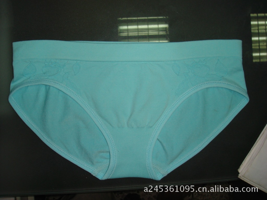 式<em>内裤</em> <em>特价</em>库存无缝三角裤、比基尼 可爱<em>女内</em>