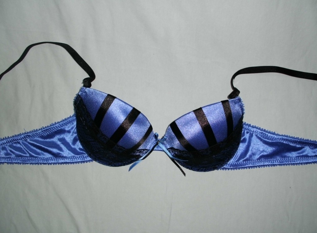 欧洲单<em>外贸文胸义乌</em>工厂直销:牛奶丝蕾丝边新