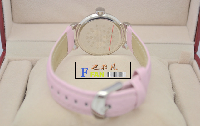 【<em>LV路易威登</em>手表 <em>时装女表</em> 优雅时尚 花瓣表面
