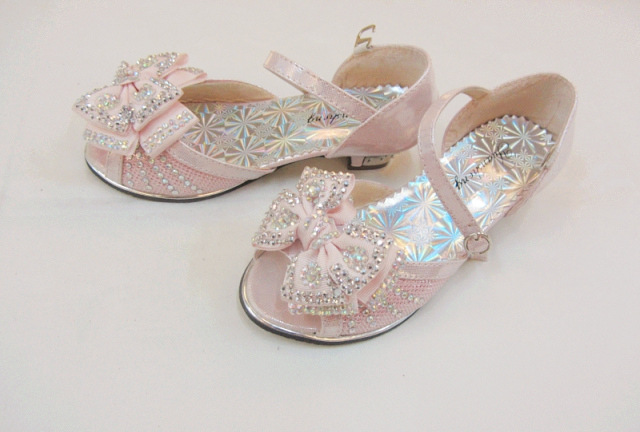 正品大牌女童凉鞋 粉红色<em>女生舞蹈鞋</em> 英伦贵族