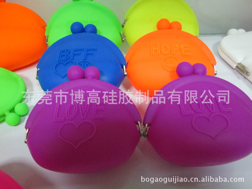 质引导广东最低价新款 硅胶包 十二种颜色任你