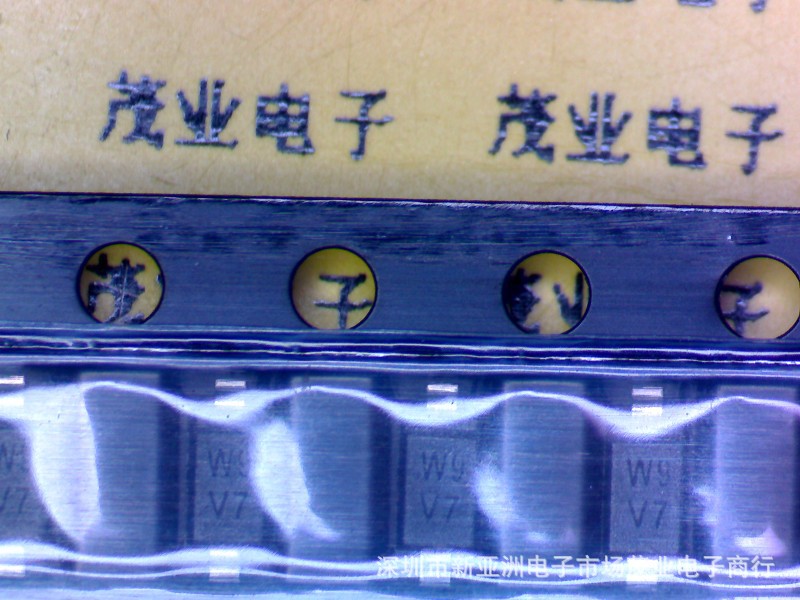 【BZT52B5V1-V-GS08\/5.1V稳压管\/1206-5.1V