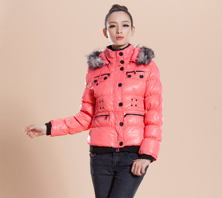 2012新品雅鹿乡村树<em>女款短款羽绒服半成品</em>九