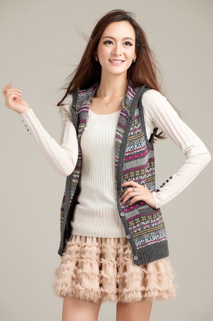 批发采购女式毛衣-秋冬<em>女装</em> 简单大方<em>年轻</em>靓丽