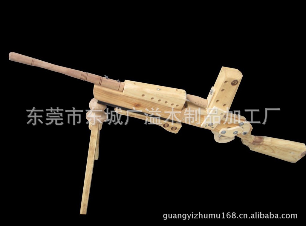 流线性的创意设计与细致的手工制作灵巧的竹制玩具机关枪,让孩子们更