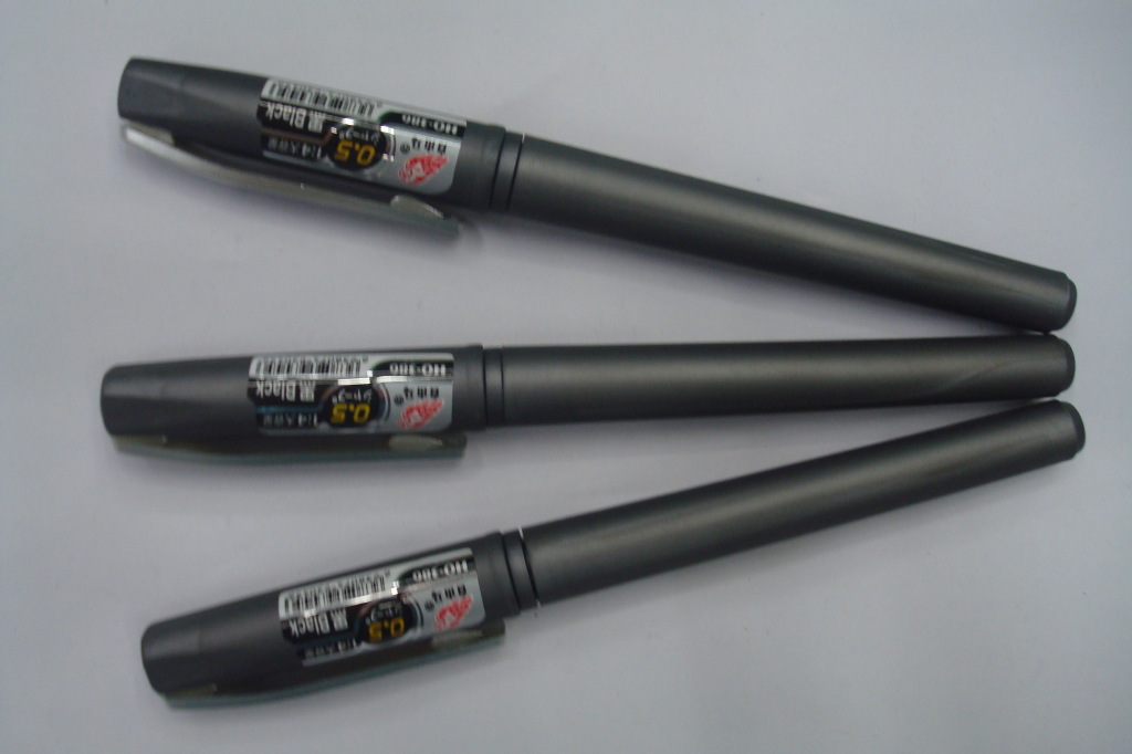 【厂销自由马中性笔 386黑 大容量笔芯0.5mm