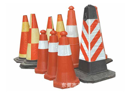 塑料路锥、方锥、标志牌、橡胶大路锥等路障设
