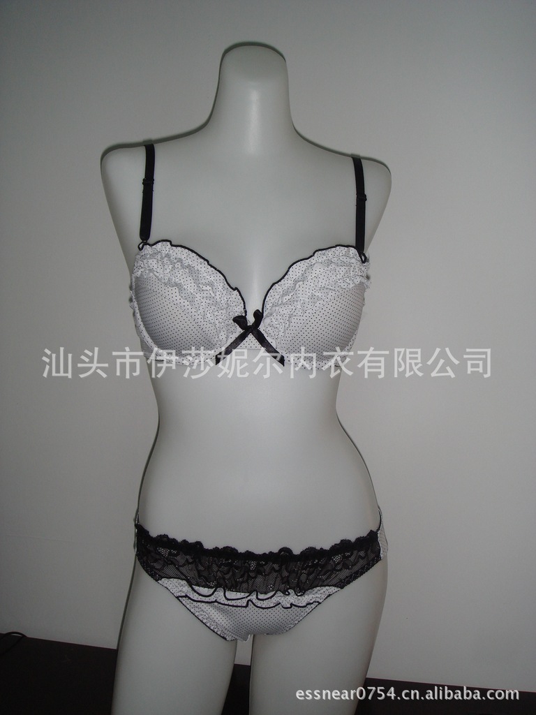 新颖<em>柔软</em>牛奶丝女性<em>文胸</em>套装 <em>图片</em>_高清大图 