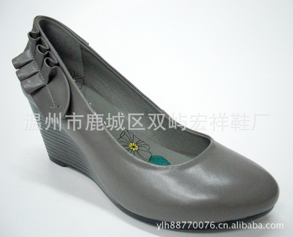 温州皮鞋厂家加工定制**女鞋 浅口坡跟时尚休闲女鞋 厂家直.