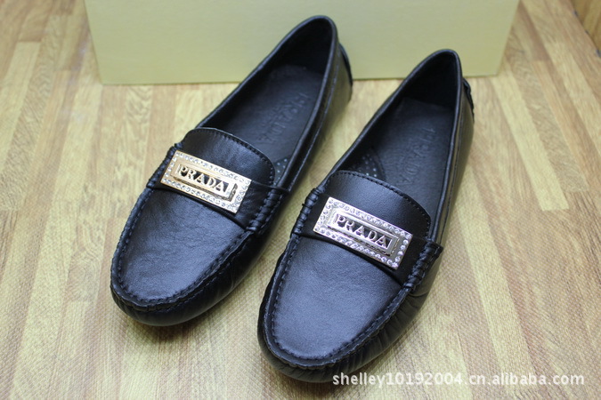 <em>批发</em>prada <em>女豆豆鞋</em> 金色logo带钻,单鞋价格/批