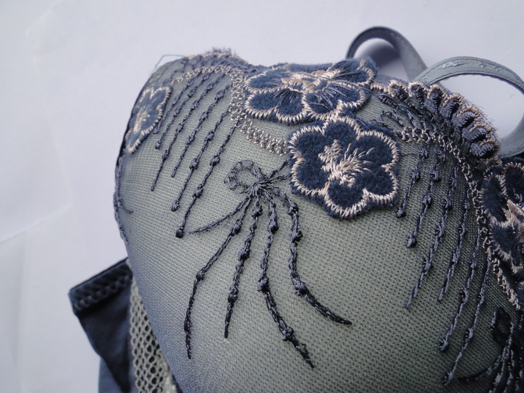 <em>批发</em>采购<em>文胸</em>-魔蛋服饰<em>地摊</em>创业货源<em>文胸胸罩</em>