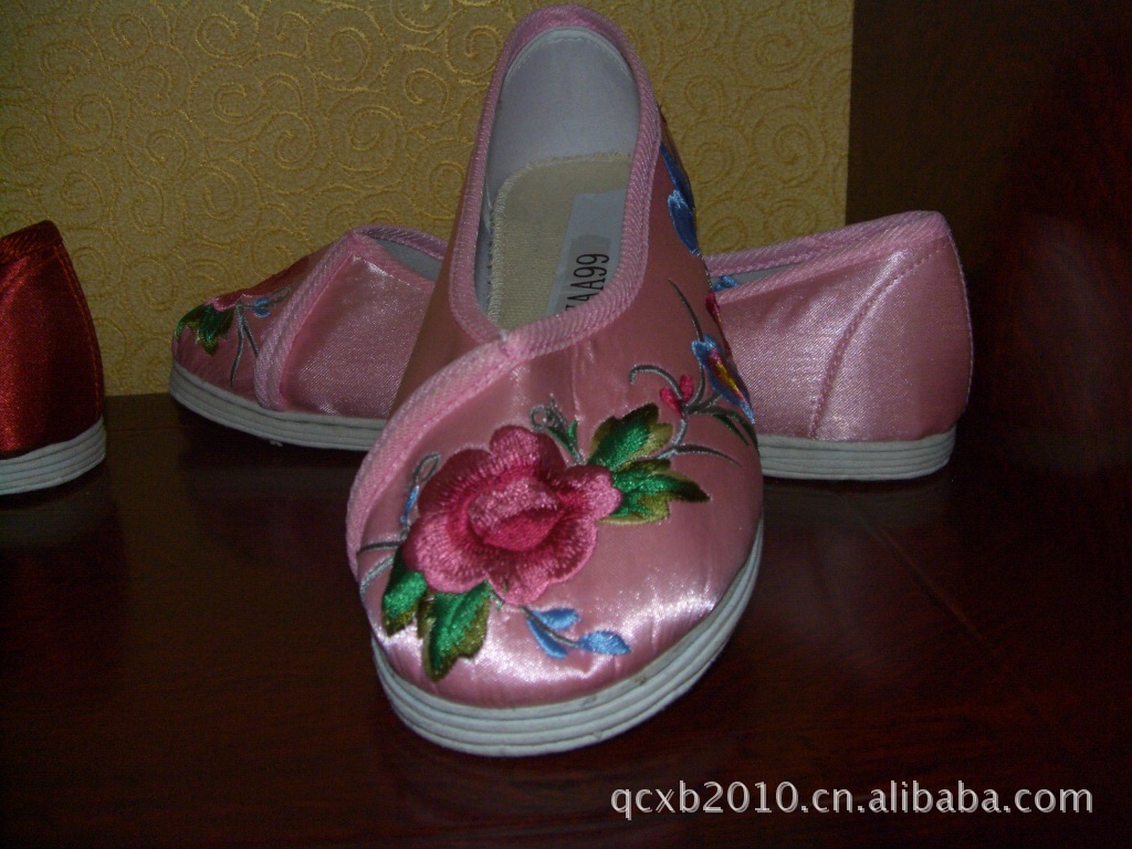 庆阳手工<em>绣花鞋</em> <em>女式</em>单鞋 新样式 - 阿里巴巴资