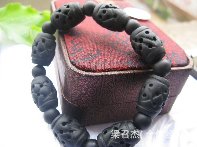 售砭石镂空小手链 地摊货源 学生创业小生意首