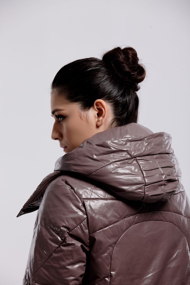 【英国啄木鸟ZB-2197女款皮装休闲短款羽绒服