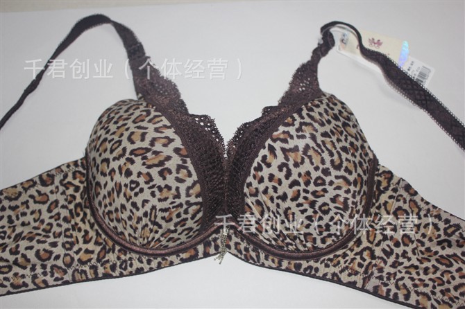 【摆<em>地摊跑江湖</em>又一力作】价格,厂家,图片,<em>文胸</em>