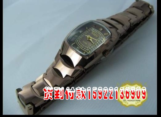 【<em>RADO</em>雷达钨钢玫瑰金酒桶型条钉石英表 女
