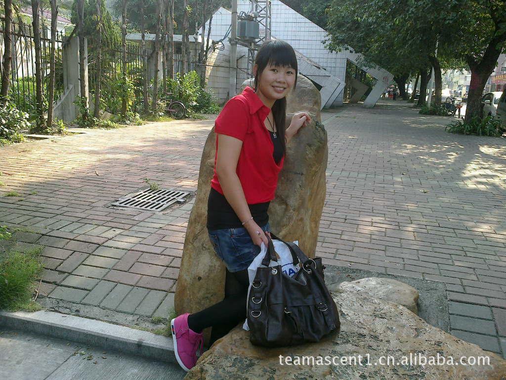 【最美<em>厂妹</em>】<em>富士康</em>一线女工也想上论坛,闪亮