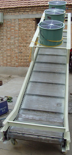 弹簧降温输送机1