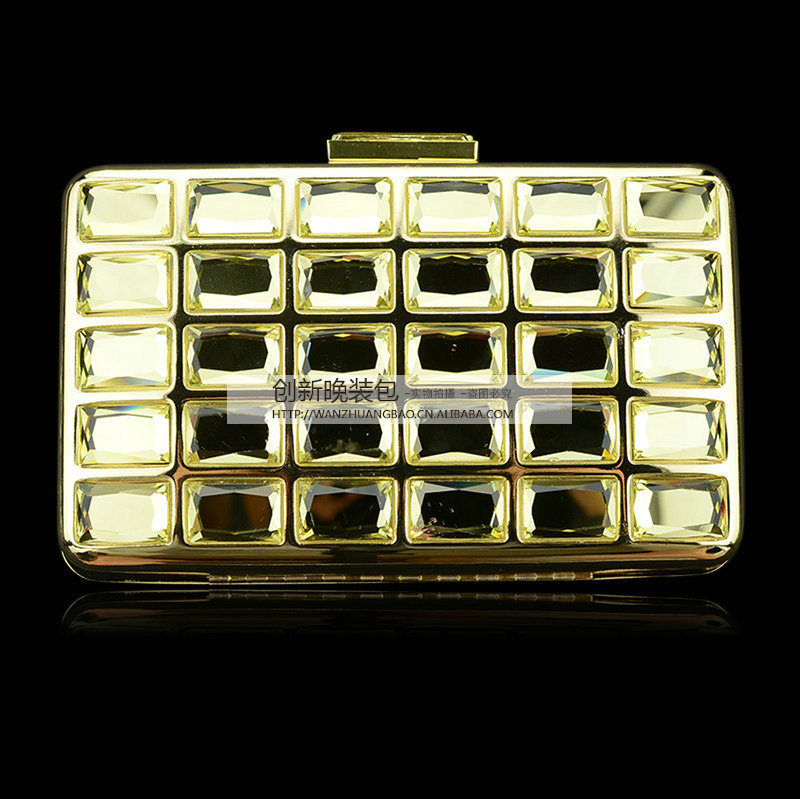 方形满钻手拿包硬盒包
