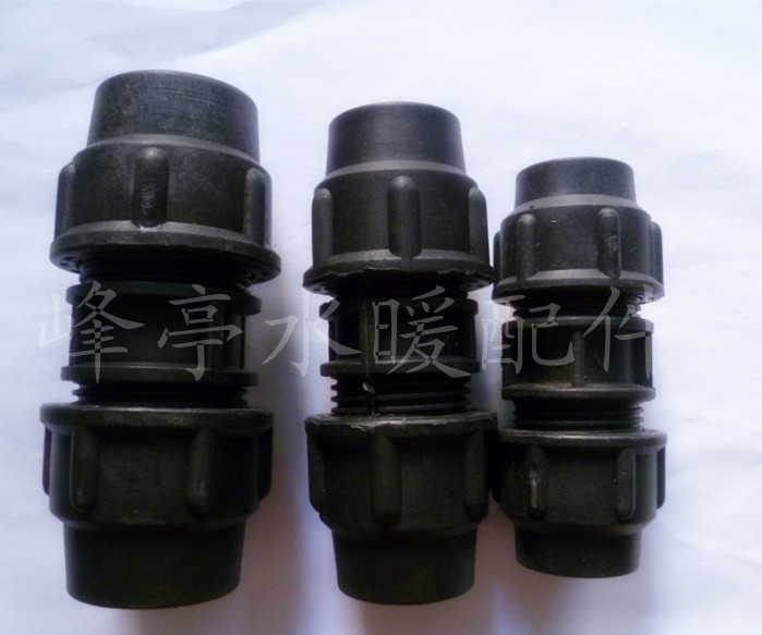 厂家批发各种规格PE PPR塑料快接直通管件 P