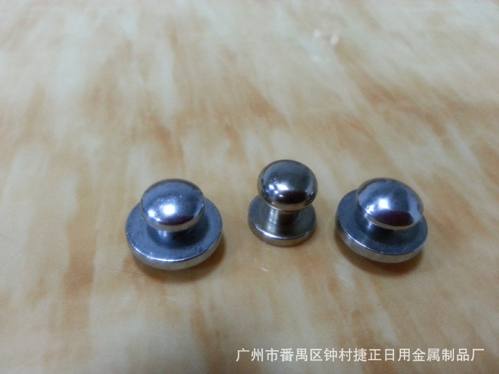 挂铬圆头装饰螺母