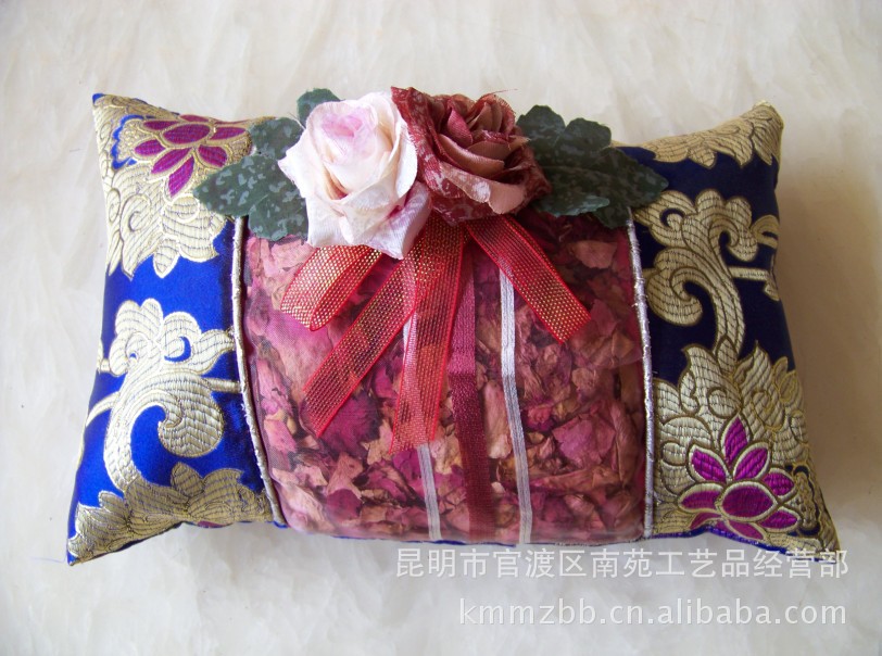 【2013新款 布艺干花<em>香包</em> 家居饰品车饰熏香产