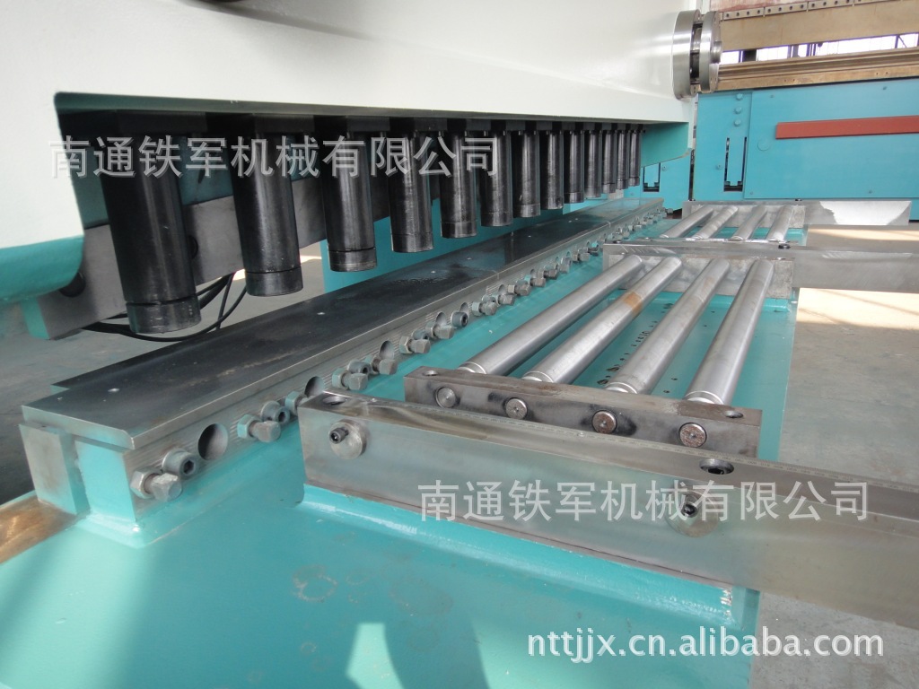 >液压闸式剪板机 摆式液压剪板机 液压剪板机