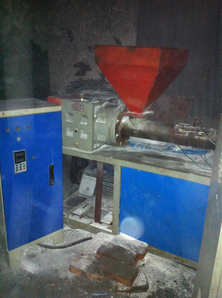 PU管生产线 PVC软管生产线 等多台挤出机转让