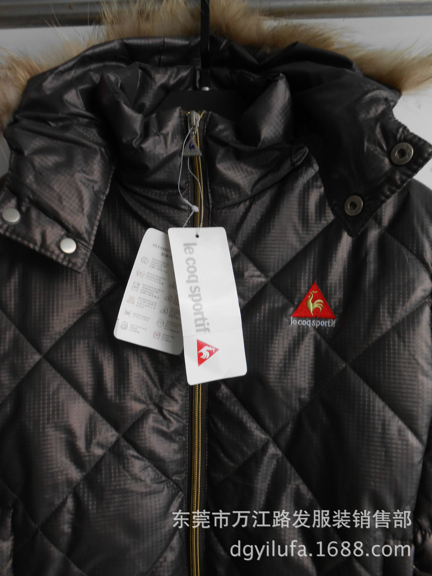 【女式<em>棉衣</em>,特价女装棉衣乡镇时尚<em>靓妹棉衣</em>批