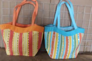 米东区刺绣练习班开班 开辟“指尖经济”新垮台